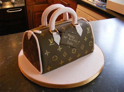 pics of louis vuitton bag cakes